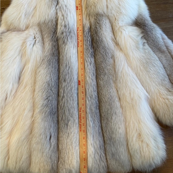 SOLD; Saga Fox Fur Superb Quality Ranched Fox Three Quarter Length Size Large - Picture 5 of 11